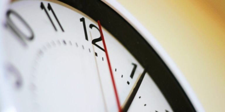 Horário de verão na Espanha começa no dia 30 de março como funciona e o que muda