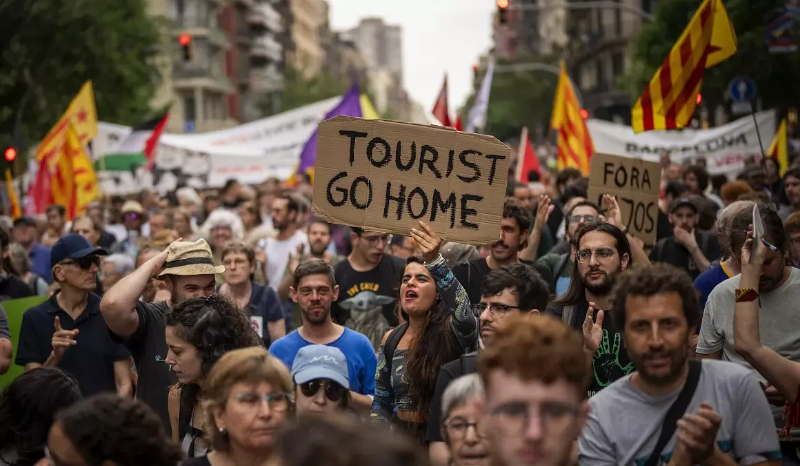Espanha aperta o cerco contra o Airbnb: mais de 65 mil alojamentos devem sair do ar